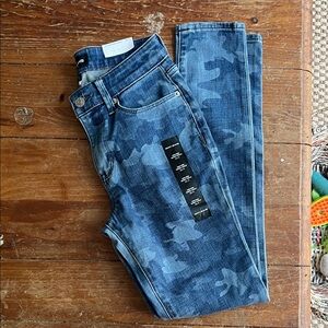 DKNY Blue Camouflage stretch Skinny Jeans 25/0